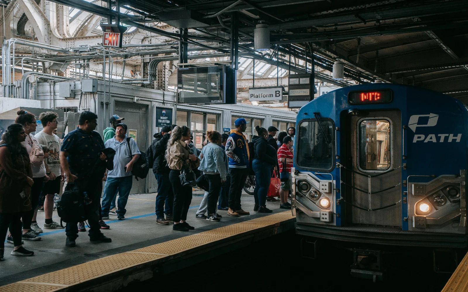PATH train pulls into a platform crowded as a result of a strike by New Jersey Transit's unionized locomotive engineers in Newark, New Jersey, USA, 16 May 2025. The strike, due a salary dispute between the Brotherhood of Locomotive Engineers and Trainmen and NJ Transit, is shutting down New Jersey Transit and is expected to affect as many as estimated 350,000 daily commuters in metropolitan area. EPA/OLGA FEDOROVA