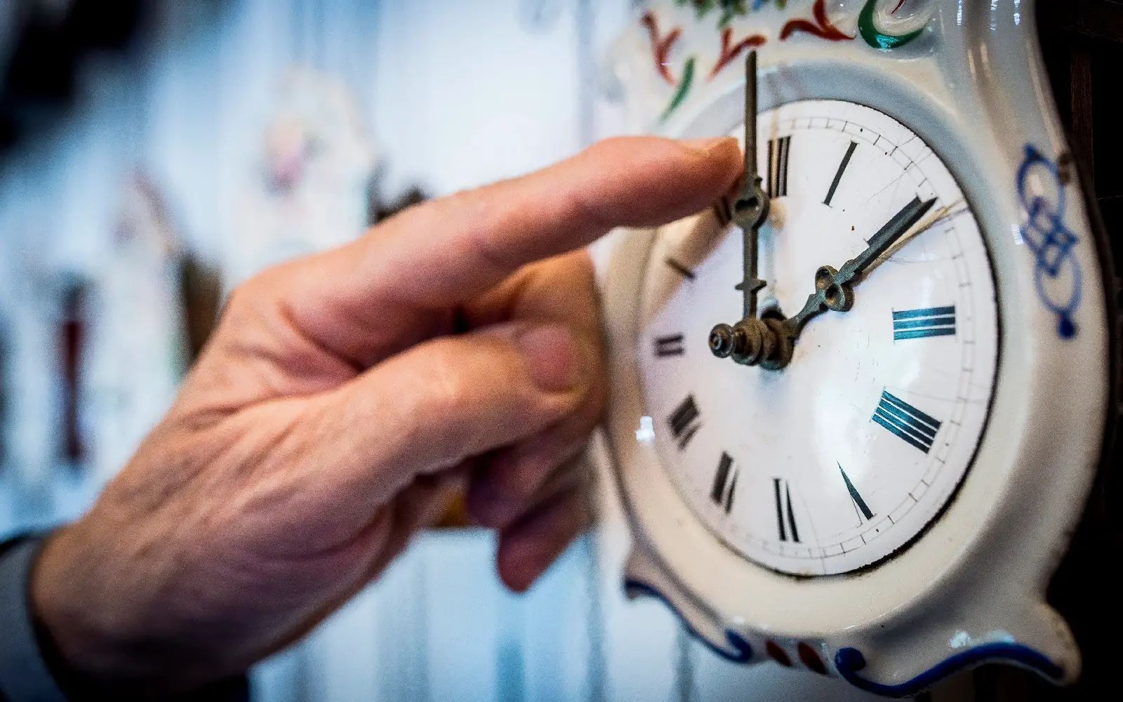 Descendant of a Hungarian noble family Bela Hatvani adjusts a clock backward one hour in a museum displaying his family’s clock collection in Kunszallas, some 120 kms southeast of Budapest, Hungary, 28 October 2017, ahead of the night when summer daylight saving time (DST) is reverted to standard time. EPA/Sandor Ujvari HUNGARY OUT