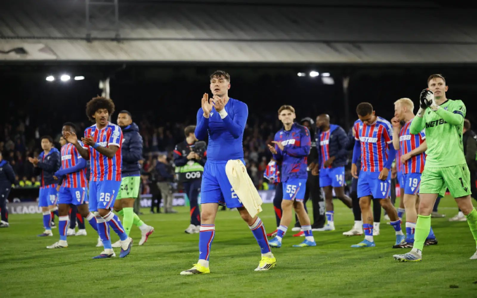 Players of Crystal Palace celebrate after the UEFA Conference League semi-finals 2nd leg match Crystal Palace against Shakhtar Donetsk, in London, Britain, 07 May 2026. EPA/TOLGA AKMEN