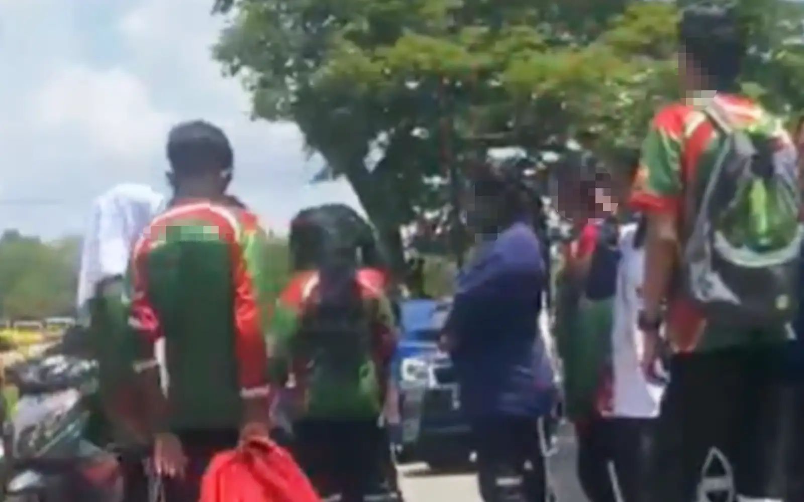 Pelajar Sekolah Perempuan Bergaduh