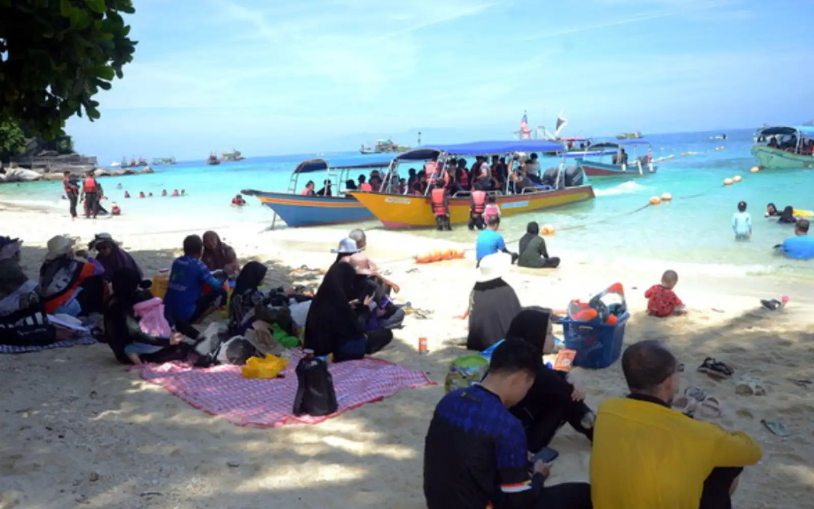 Pulau Perhentian, off Jertih, Kelantan. (Bernama pic) 4526