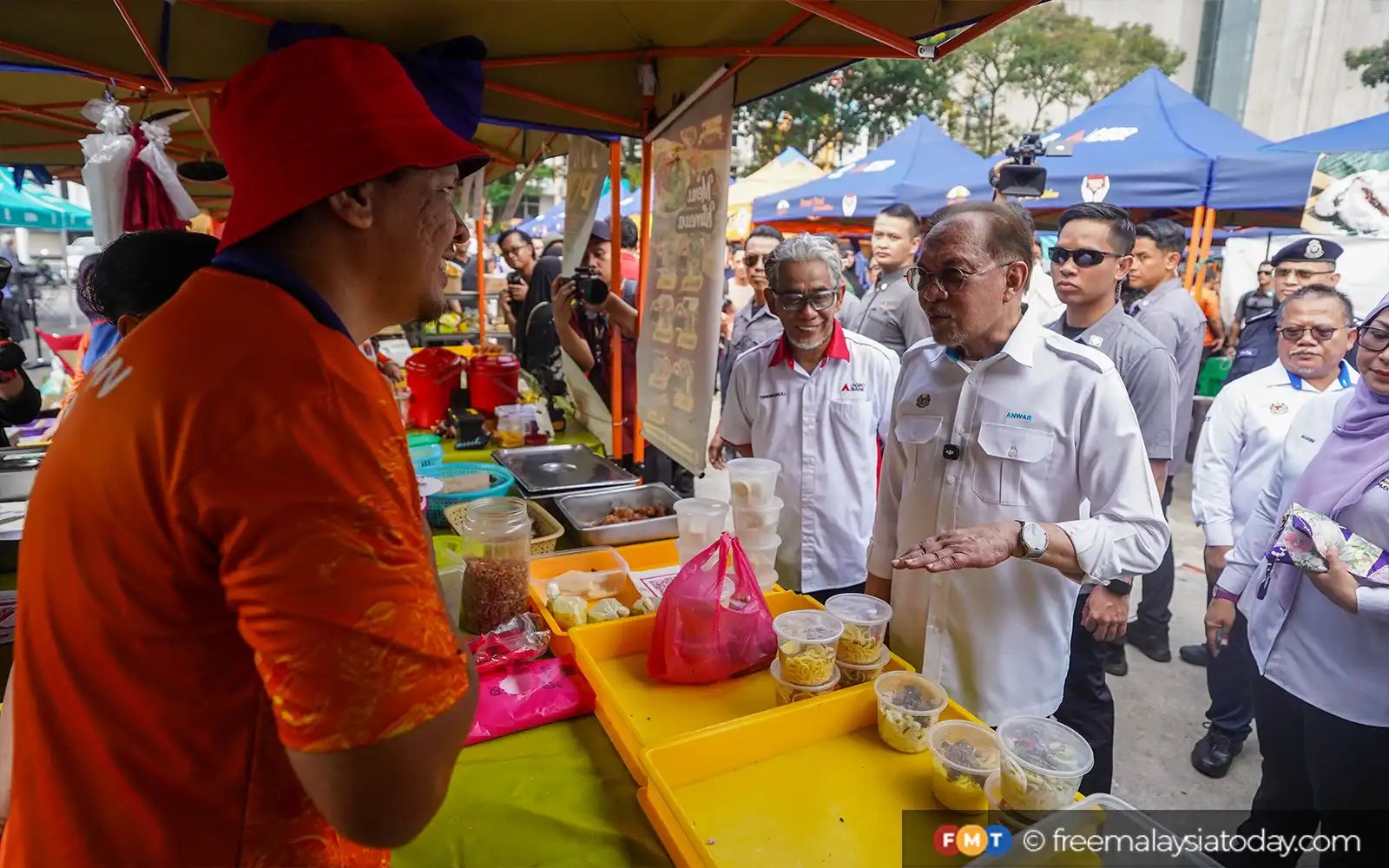ANWAR IBRAHIM-MELAWAT PASAR TANI TAMAN MELAWATI