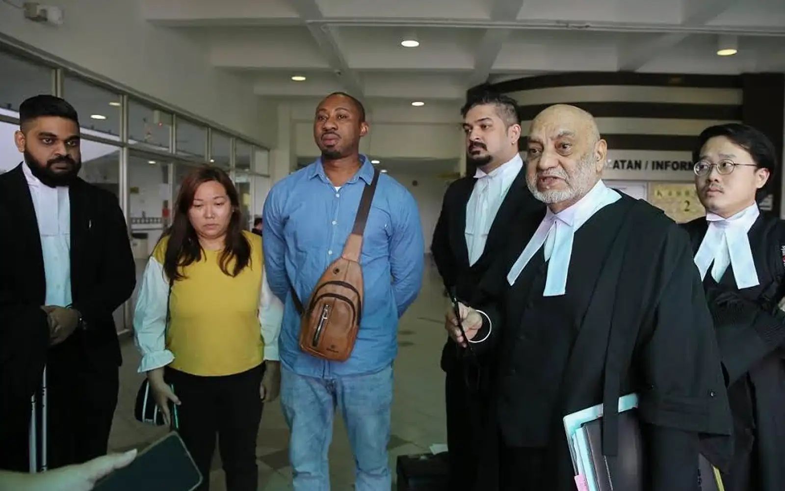 Simon Adavize Momoh n Loh Kar Hui
