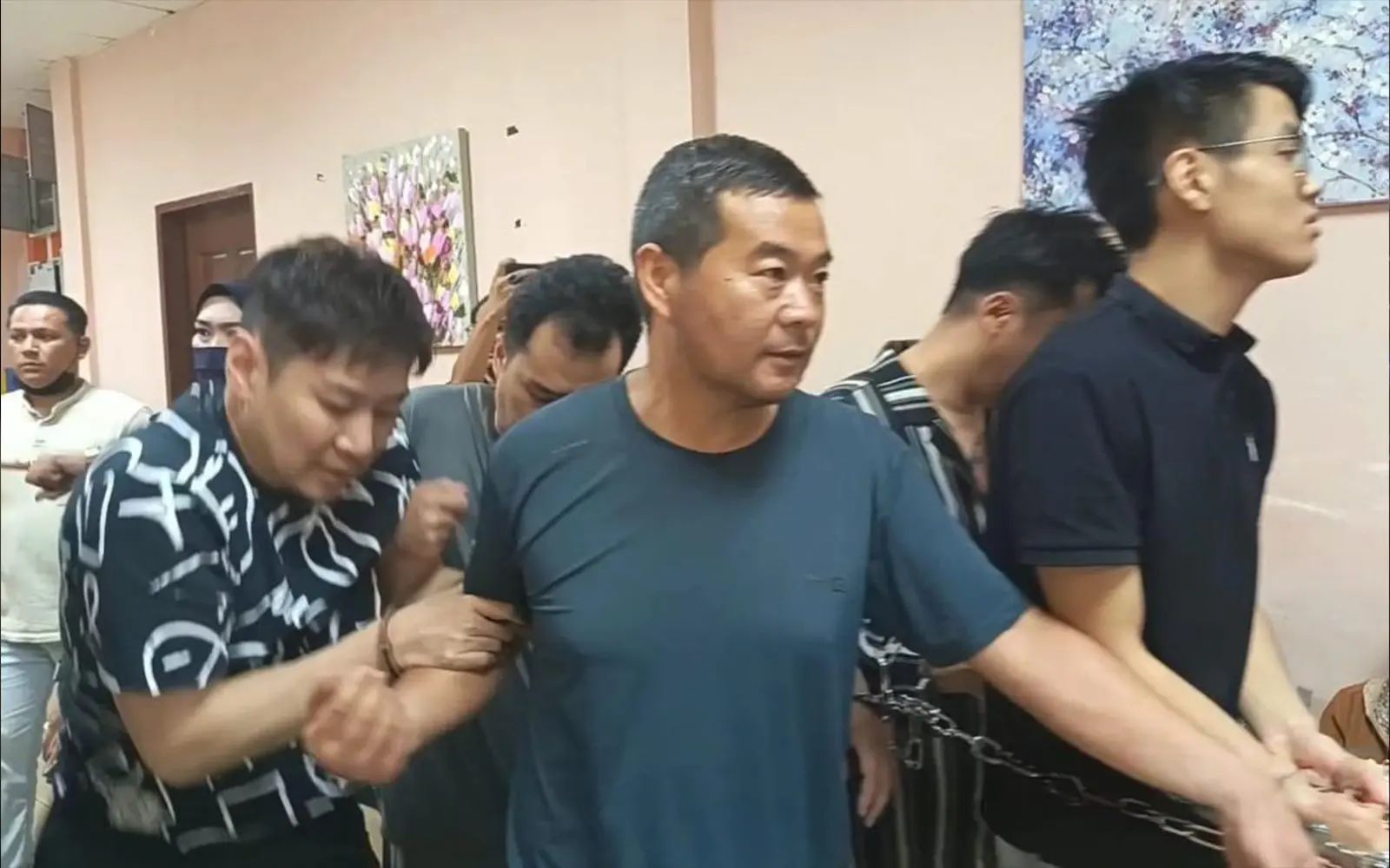 Arrest warrants issued for 41 Chinese nationals linked to online scam syndicate