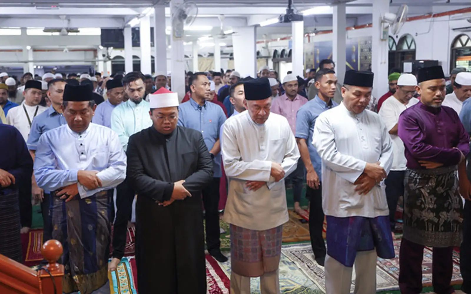 Focus on economic recovery, Anwar tells all parties