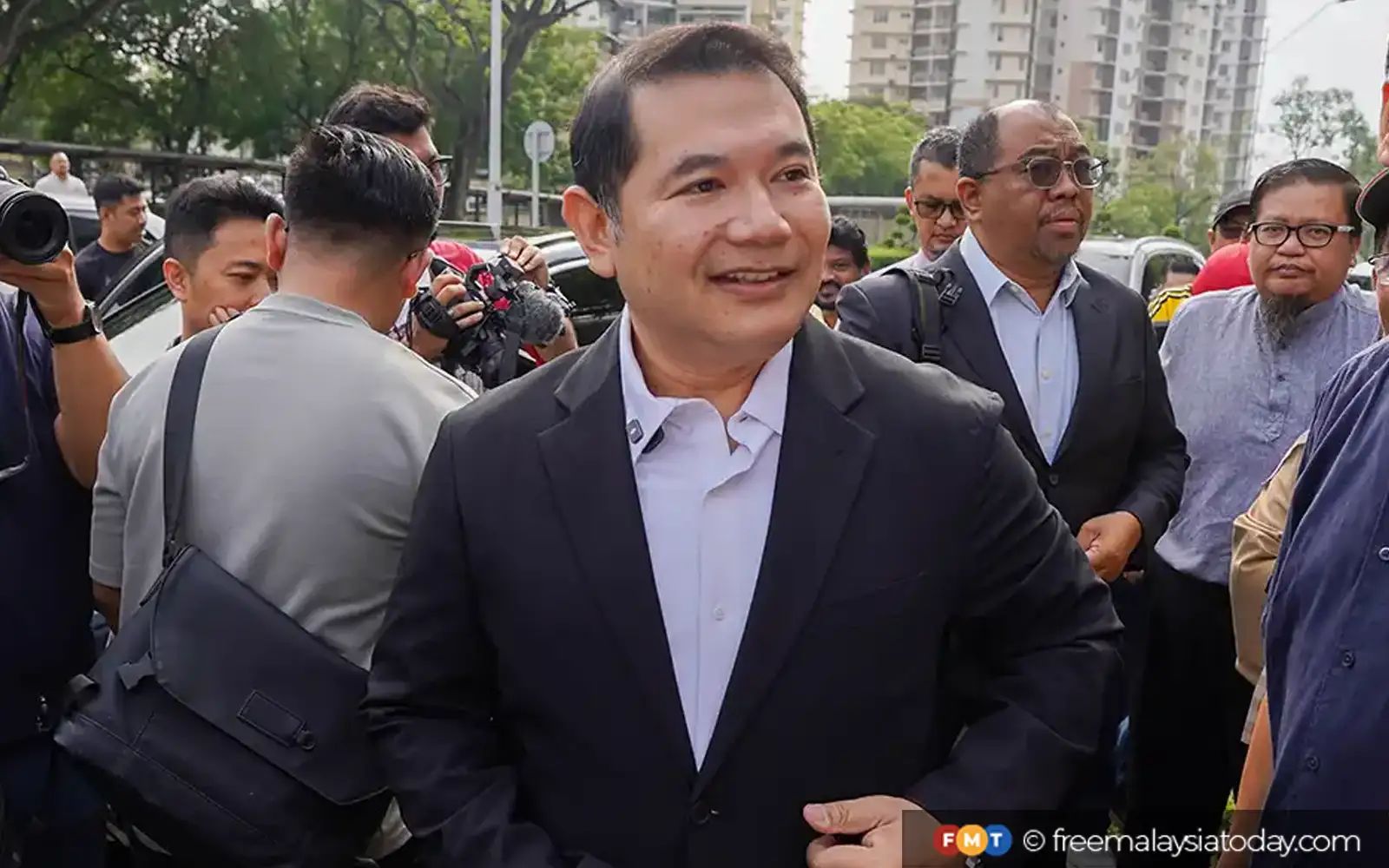 Rafizi selesai beri keterangan hari terakhir kepada SPRM