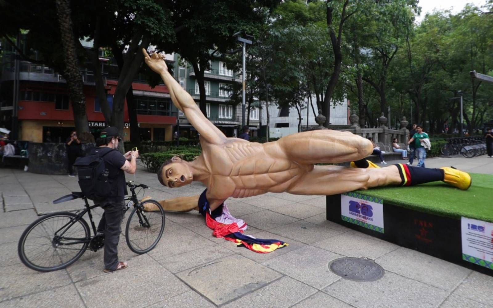 Mexico teacher protest statue