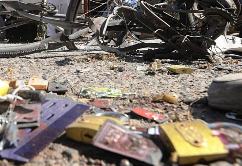 Roadside bomb kills policeman assigned to escort polio vaccine team