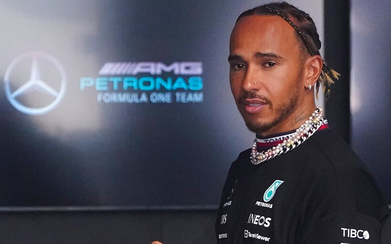 Hamilton gets 2 race exemption from jewellery rule