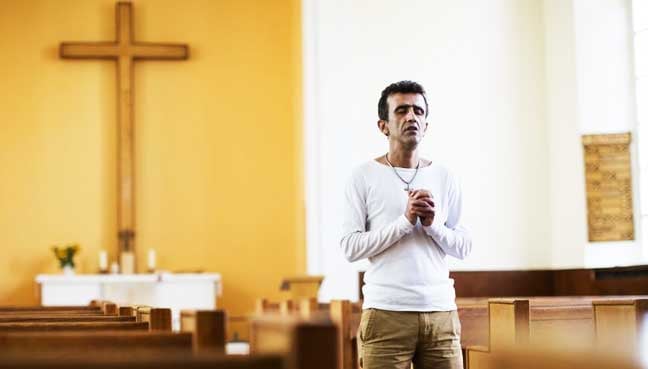 Pelarian Islam peluk agama Kristian‎ untuk tinggal di Jerman