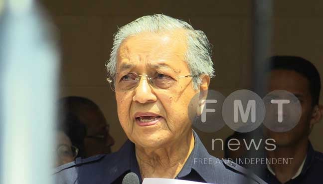 Agong willing to grant full pardon for Anwar, says Dr M