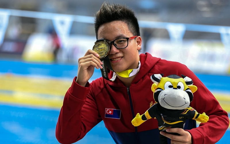 Faang Der shatters 400m medley swimming national record