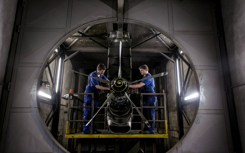 Apollo is said to consider bid for GE’s jet-leasing business