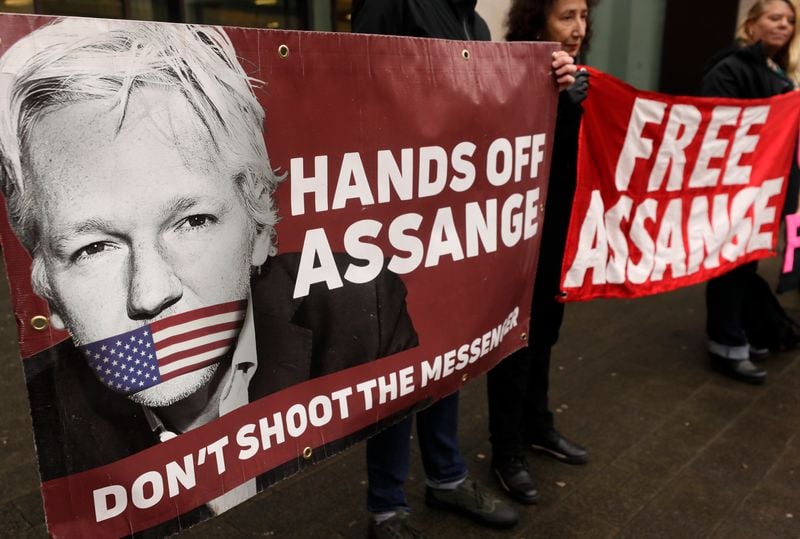 Londoners rally for Assange ahead of extradition hearing