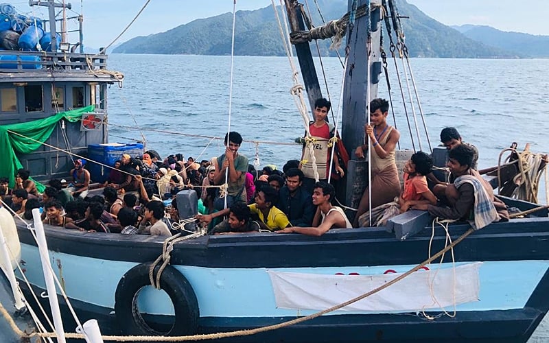 Bot bawa etnik Rohingya ditahan di Langkawi