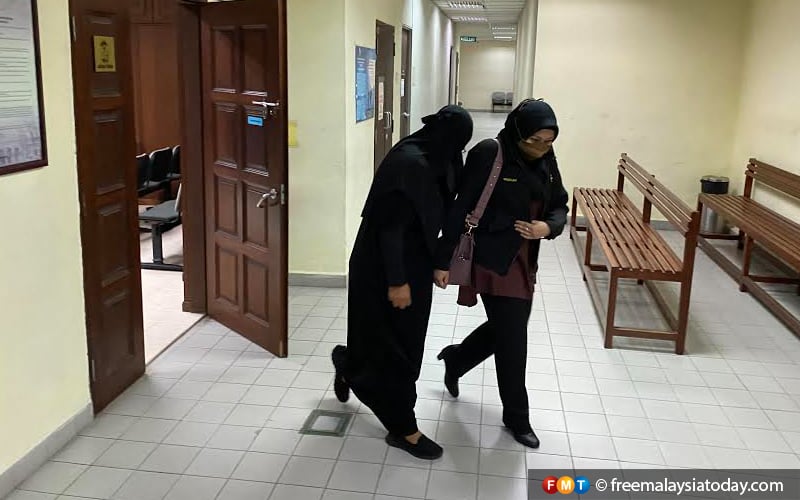 Pegawai USM didakwa terima suapan lebih RM130,000