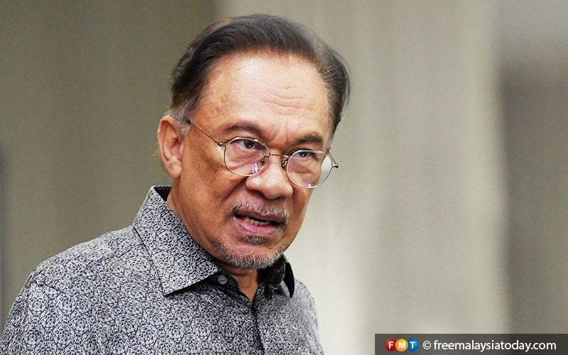 Cabar darurat di mahkamah beri persepsi Anwar pentingkan politik, kata penganalisis