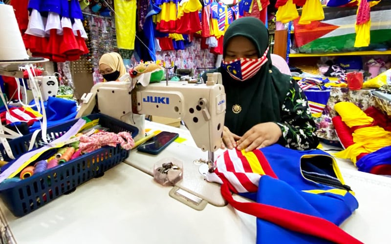 Single mum’s journey from lock-up to making Malaysia-themed outfits