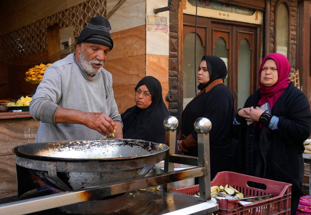 Muslims face frugal Ramadan as Ukraine war drives up food prices