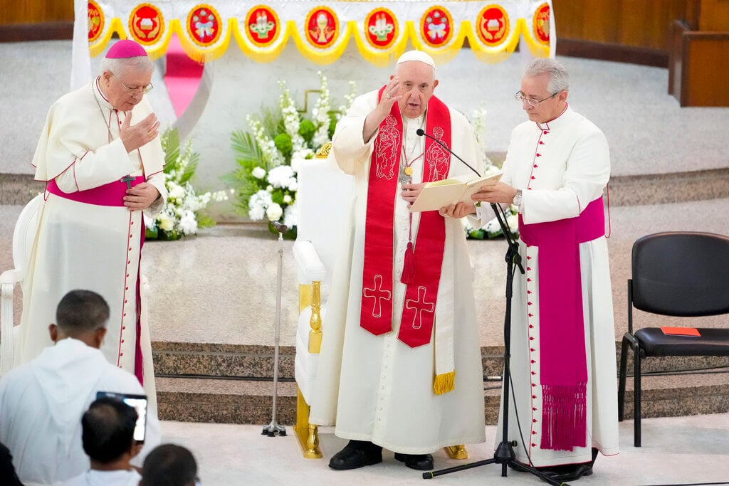 Pope ends Bahrain trip with visit to Gulf’s oldest church