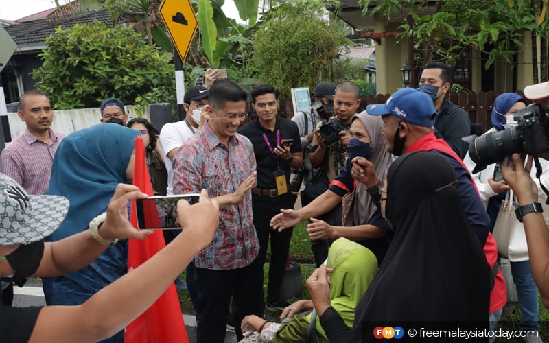 Azmin tumbang di Gombak