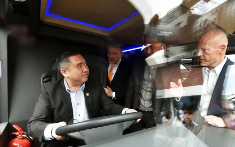 Many express bus drivers lost to Singapore, says Loke