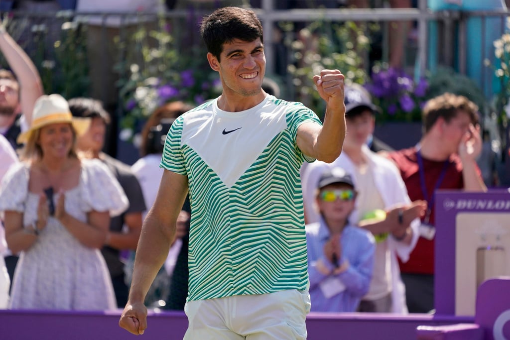Alcaraz wins Queen’s, returns to world No 1
