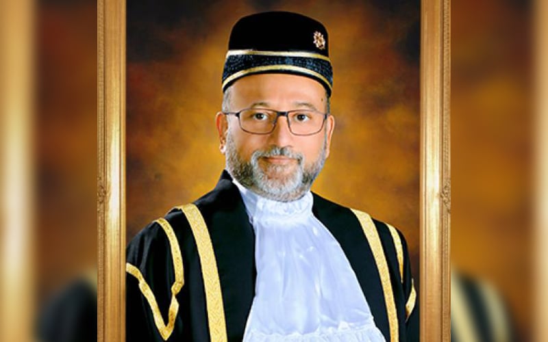 Behave better in court, judge advises lawyers