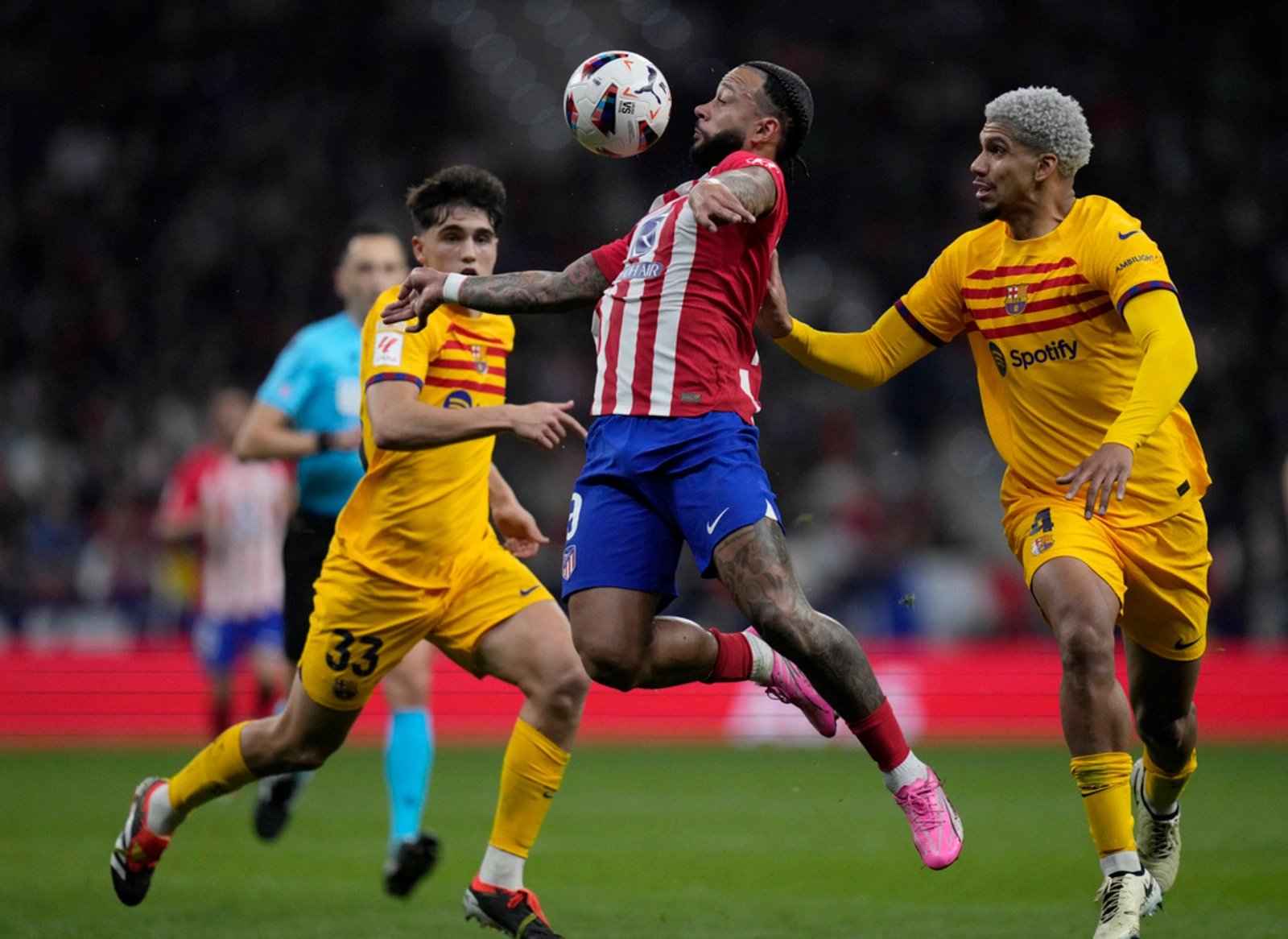 Dutch striker Depay signs with Brazilian club Corinthians