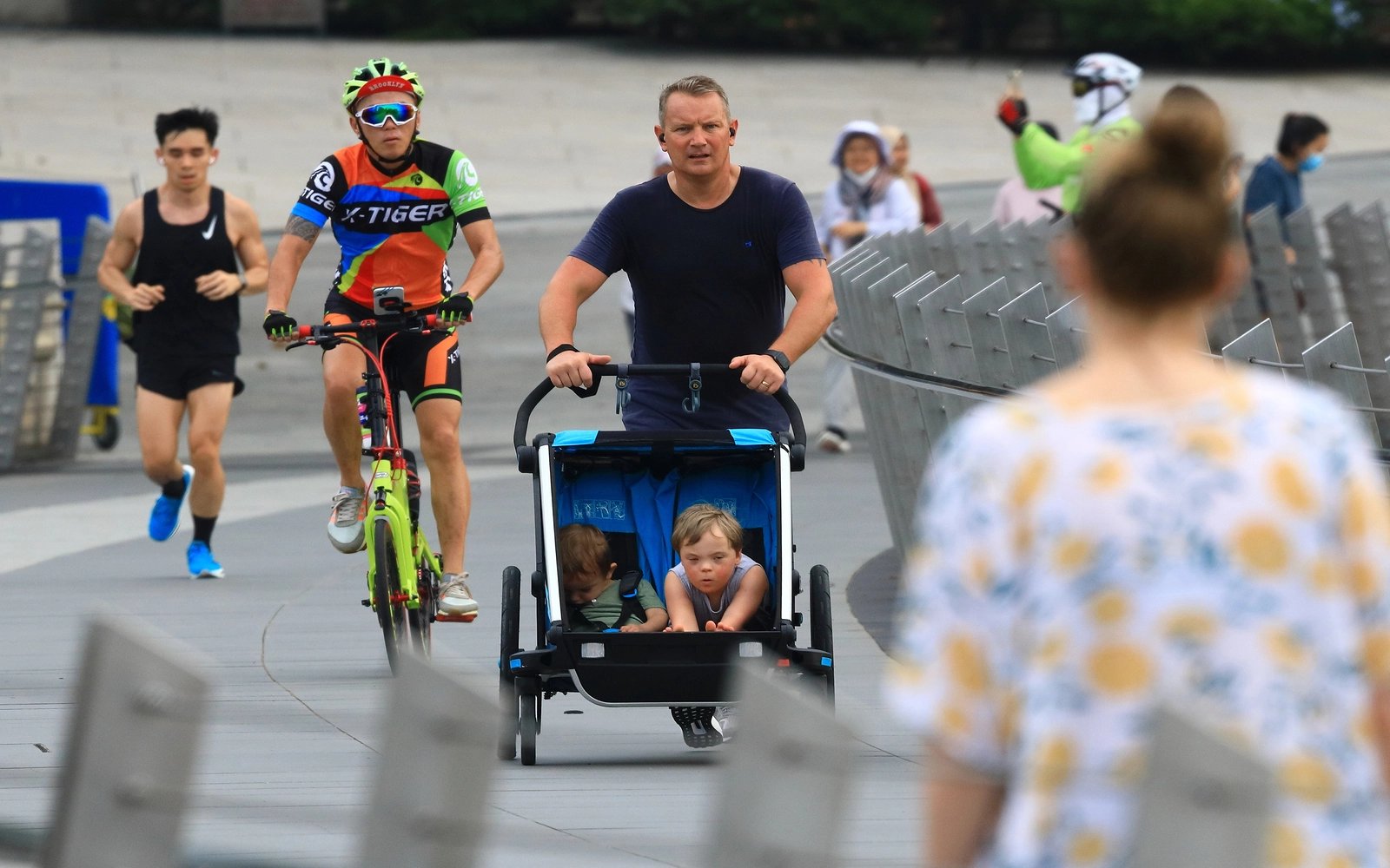 Singaporeans enjoy car-free Sunday after 4-year hiatus
