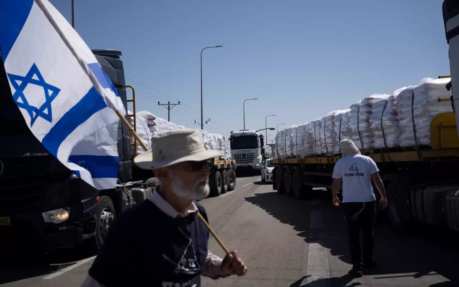 ‘Lawlessness’ in Gaza impedes aid despite Israel’s military pause