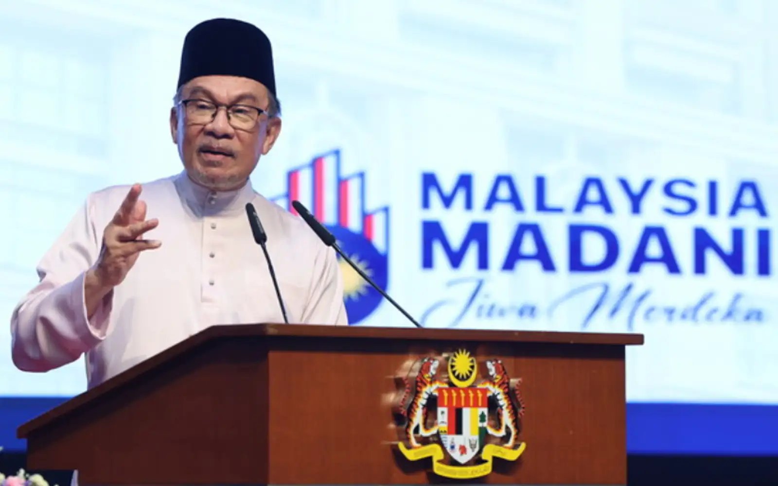 Coordinate efforts to combat leakages, smuggling, says Anwar