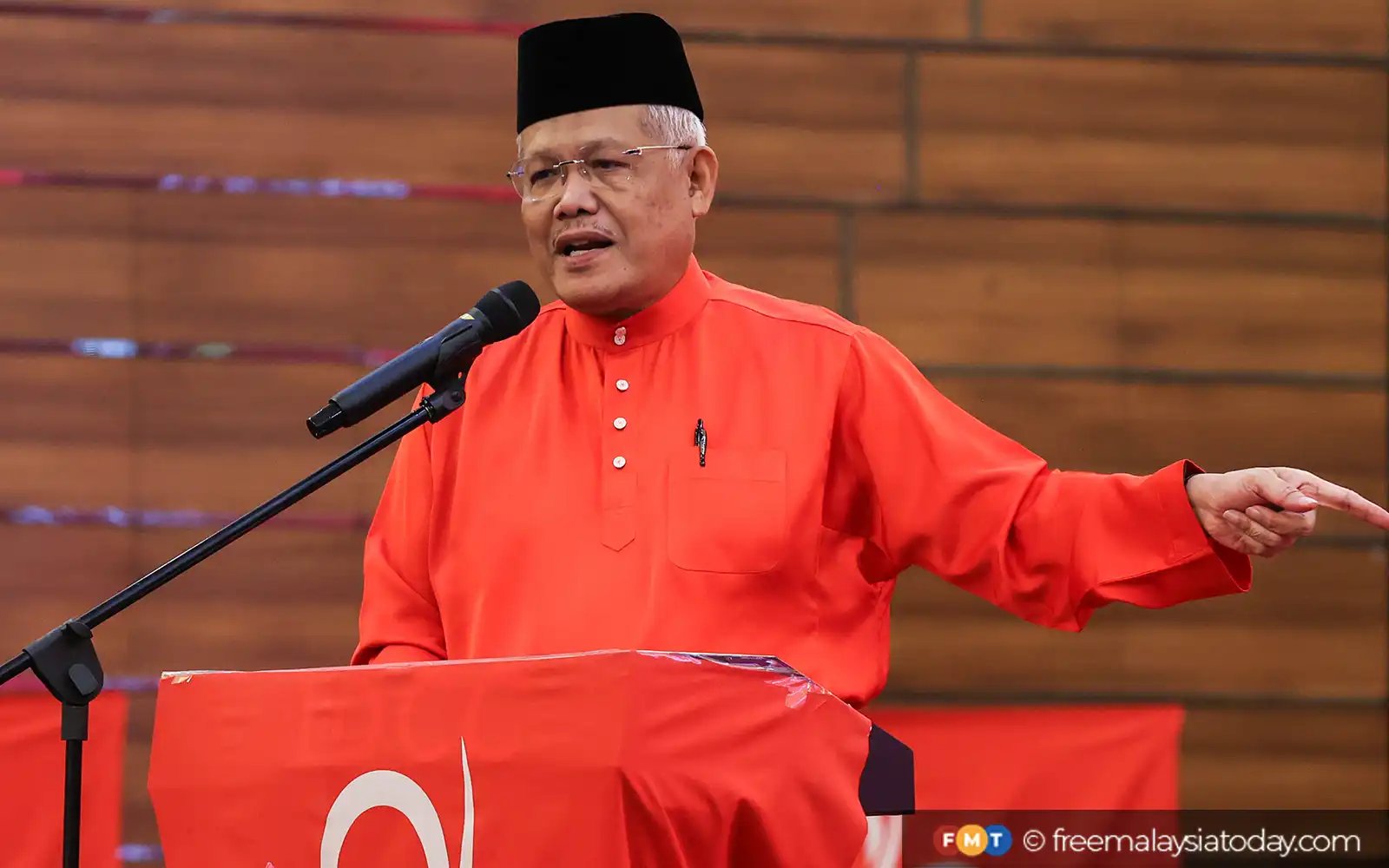 Hamzah perlu undur atau dipecat demi selamatkan Bersatu, kata pimpinan Selangor