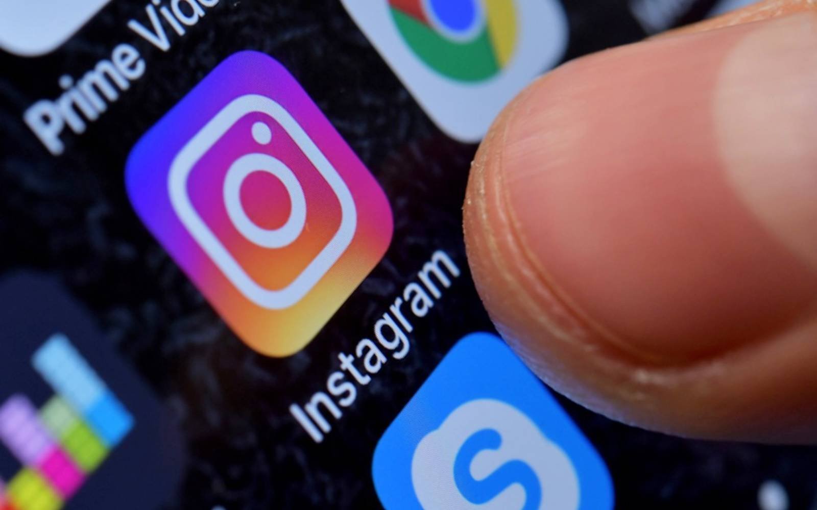 Brazil starts to restrict minors’ access to social media