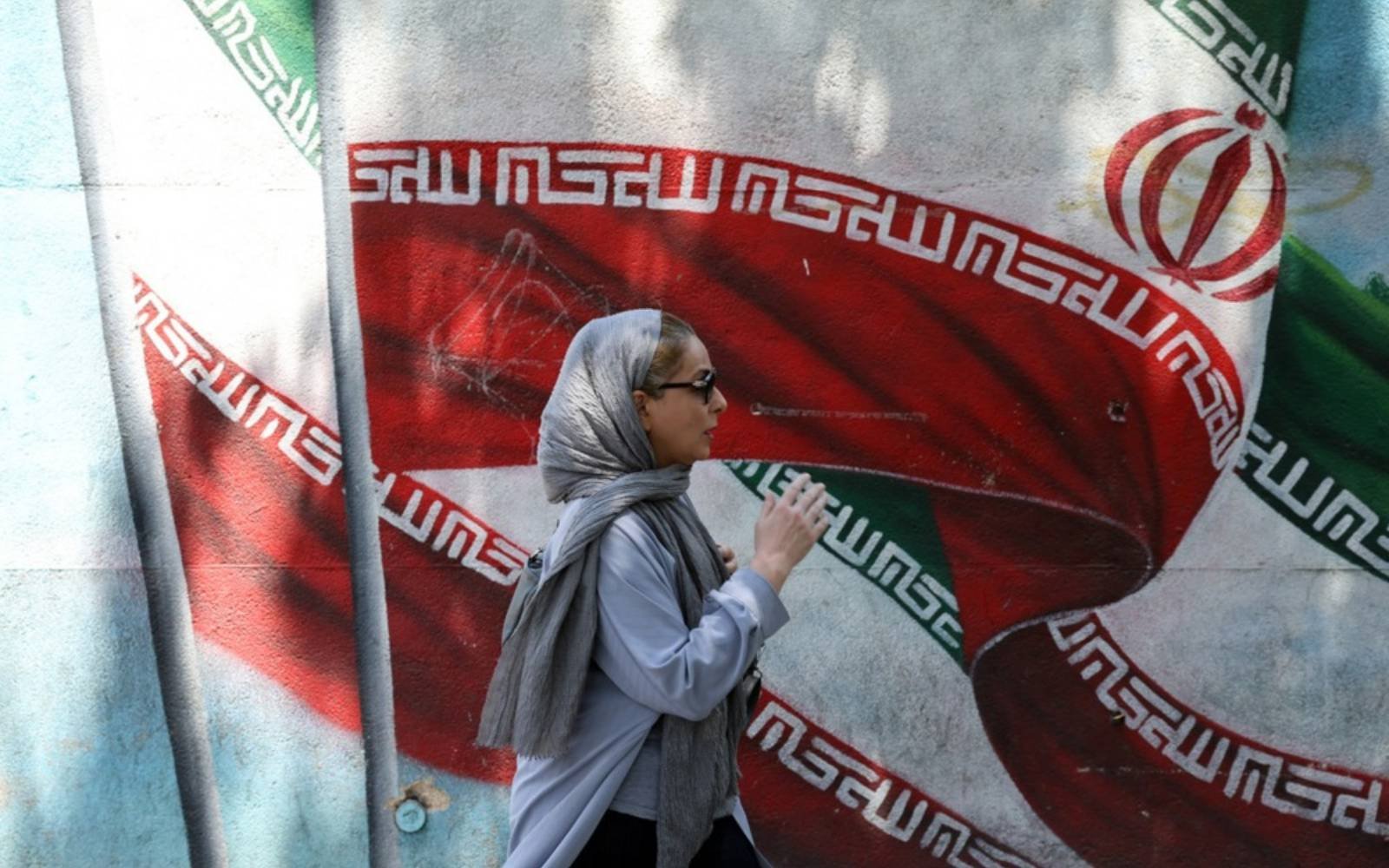 Iran summons British diplomat over arrest of nationals in UK