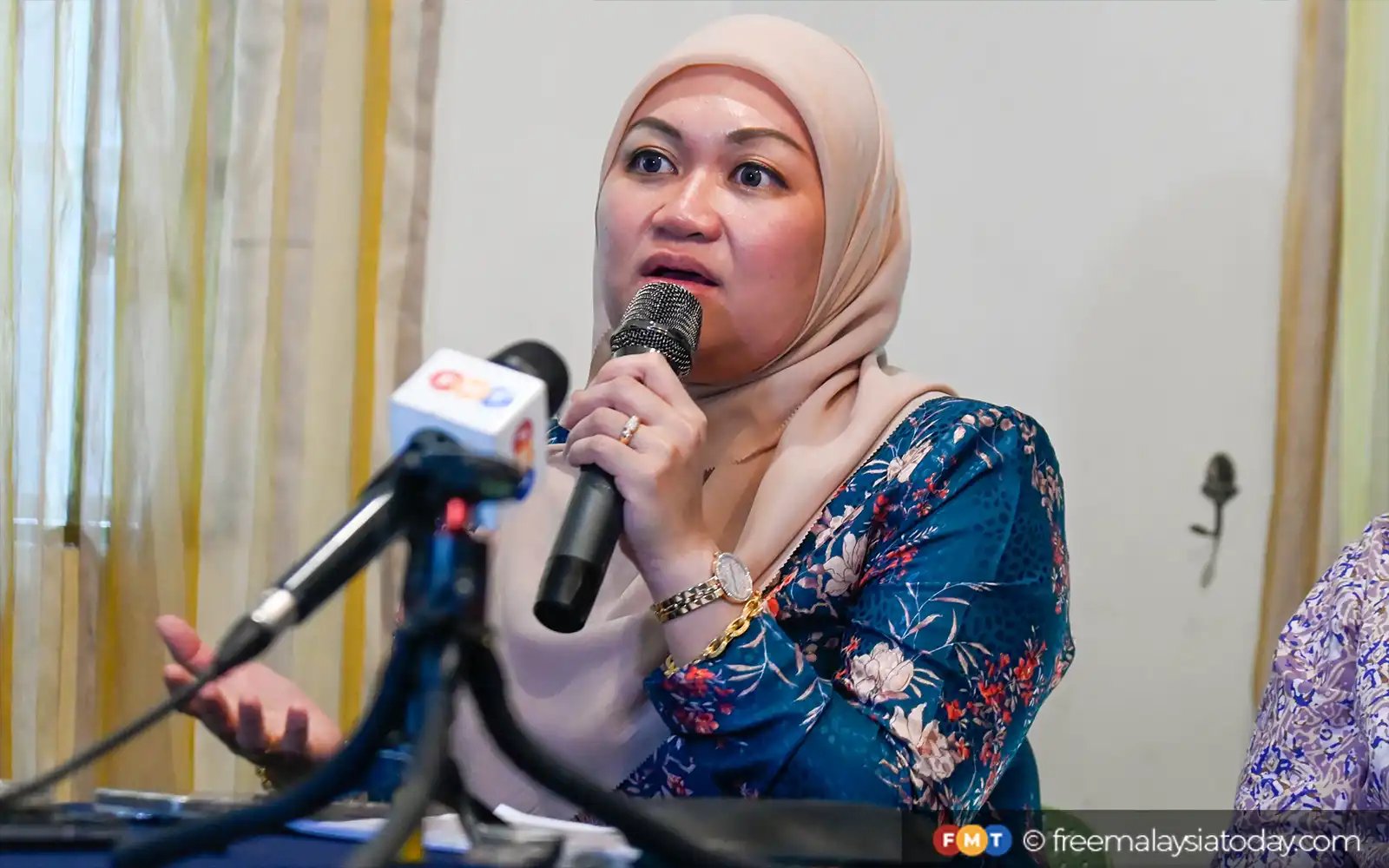 Anak Noh Omar letak jawatan ketua penerangan Wanita Bersatu