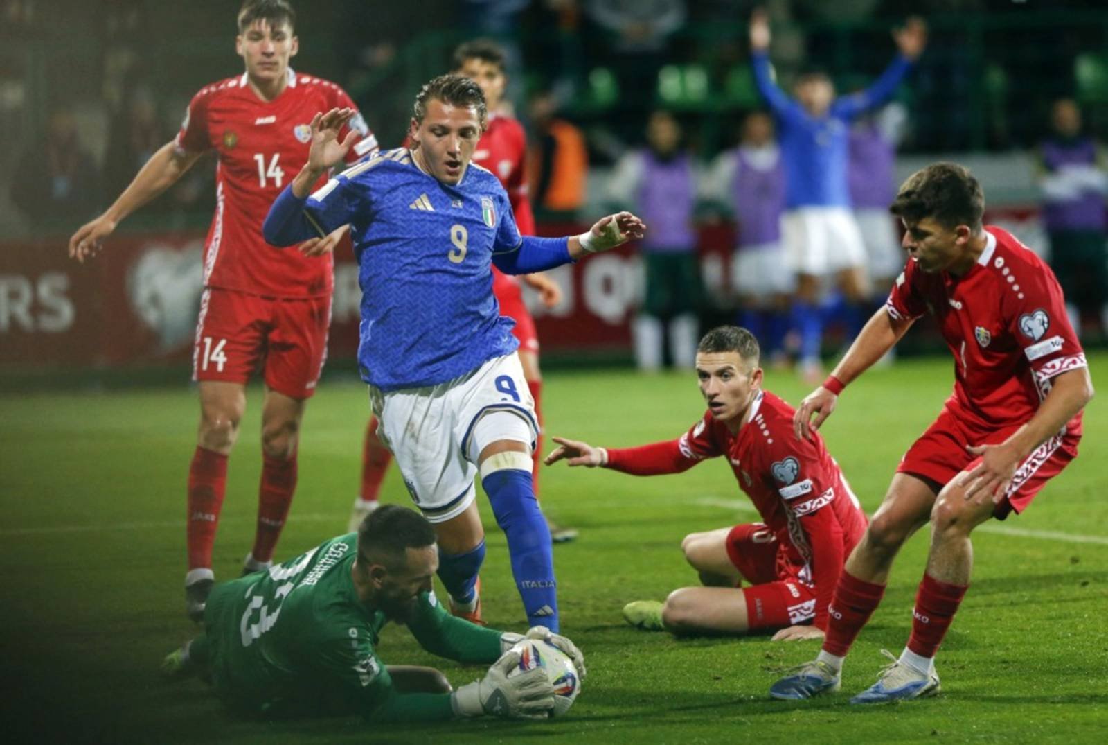 Italy leave it late to earn 2-0 win at Moldova