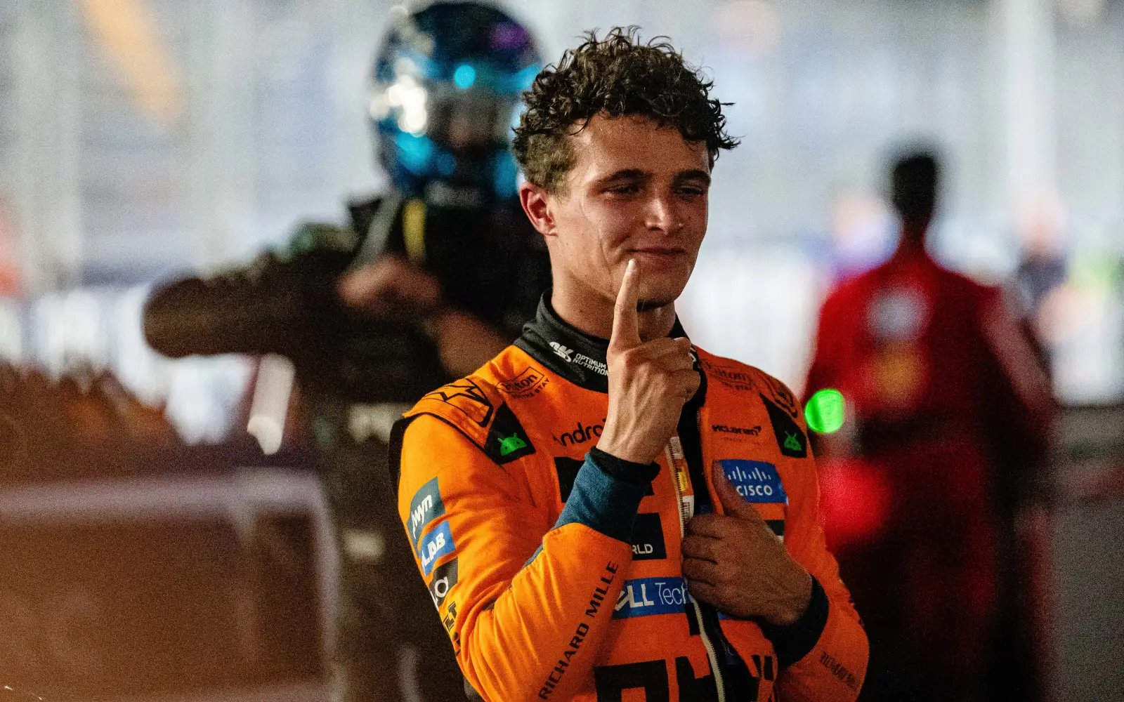 Norris faces nerve-shredding three-way scrap to claim maiden title