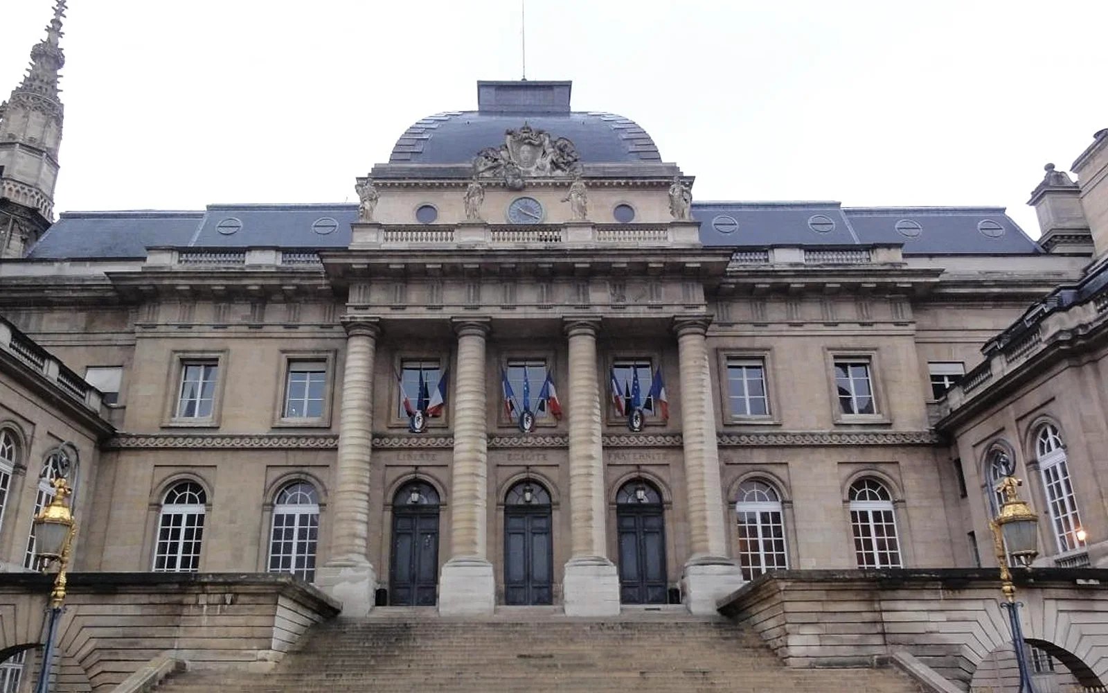 Mahkamah Paris batal ‘award akhir’ USD14.9 bilion kes sulu