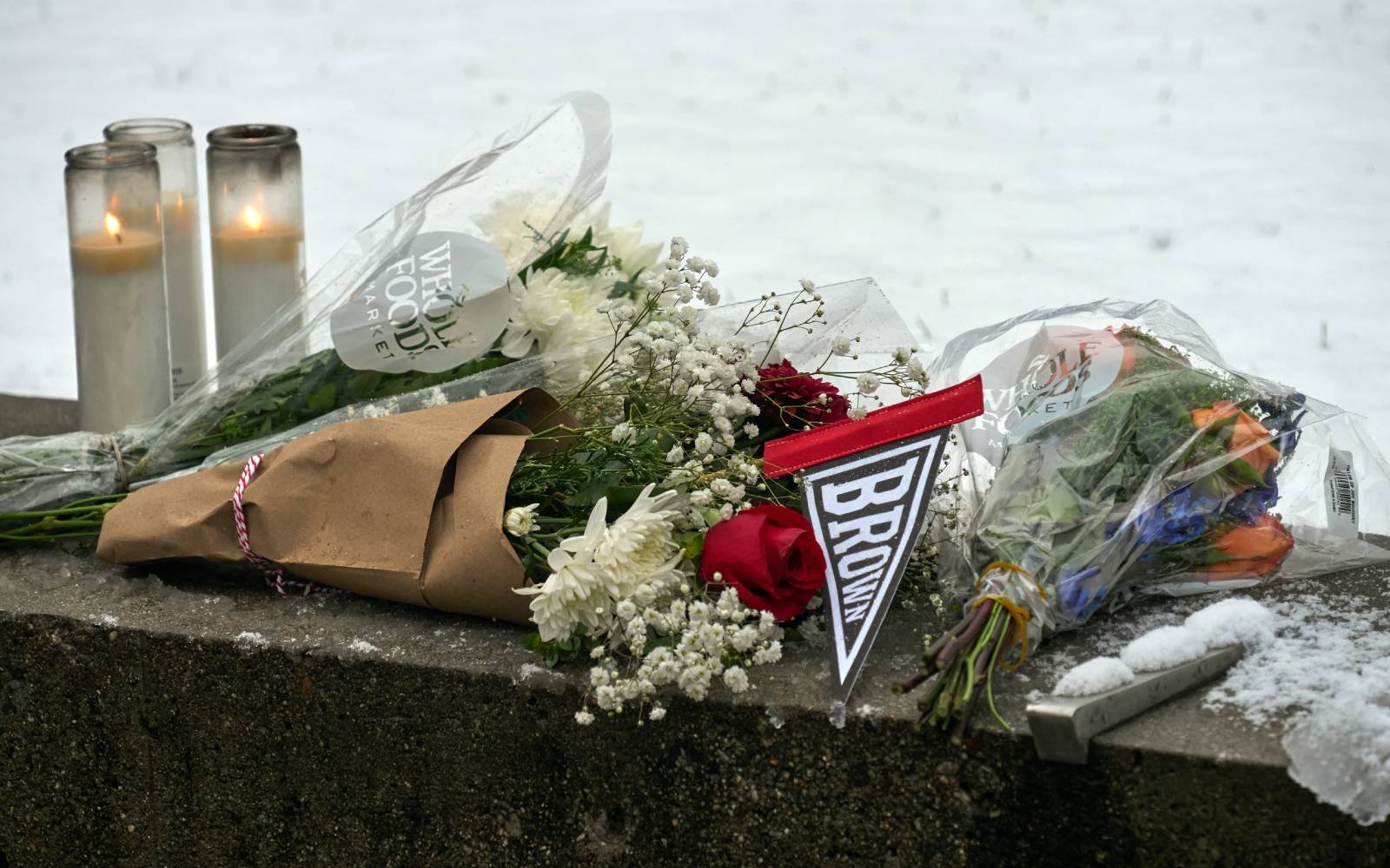 Gunman still at large after shooting at elite US university