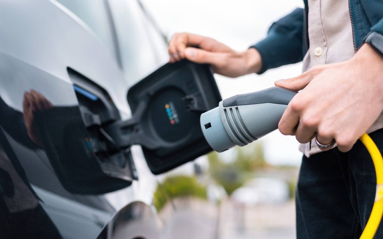 Weak EV sales in Germany put carmakers under pressure