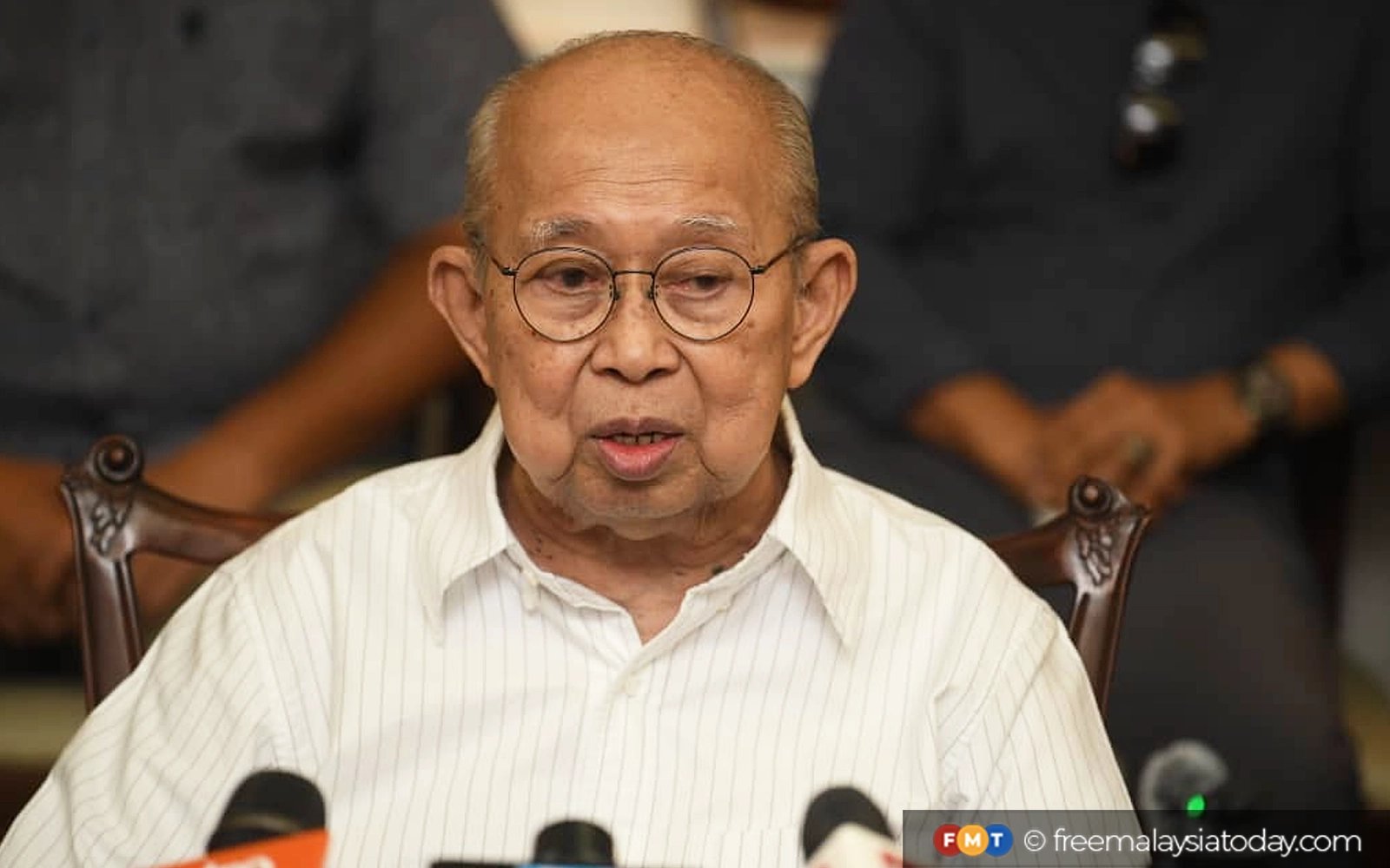 Umno perlu nilai semula kedudukan dalam kerajaan, kata Ku Li