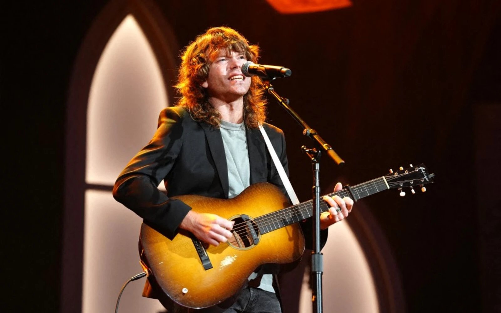 As US tensions churn, American singers rise in protest