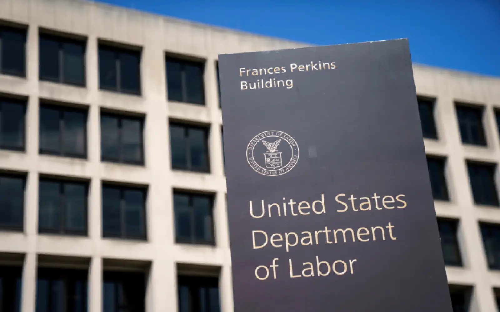 US weekly jobless claims fall, trade deficit widens by the most in nearly 34 years