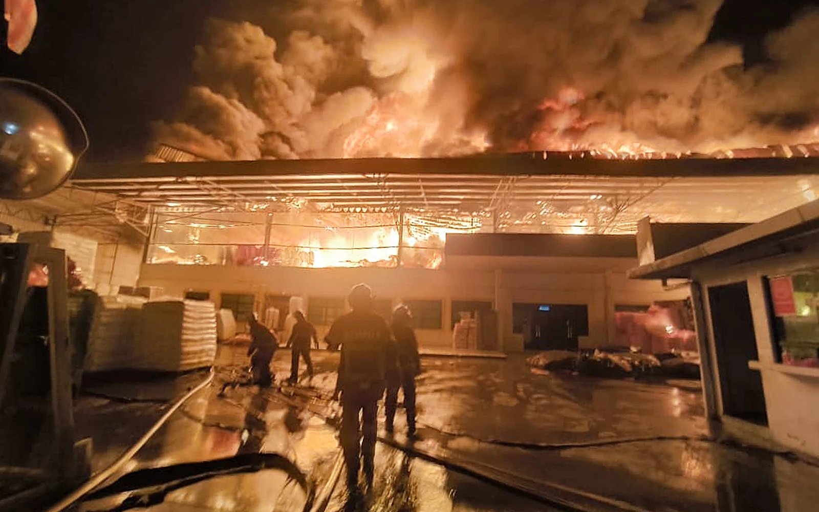 3 dead in Banting factory blaze