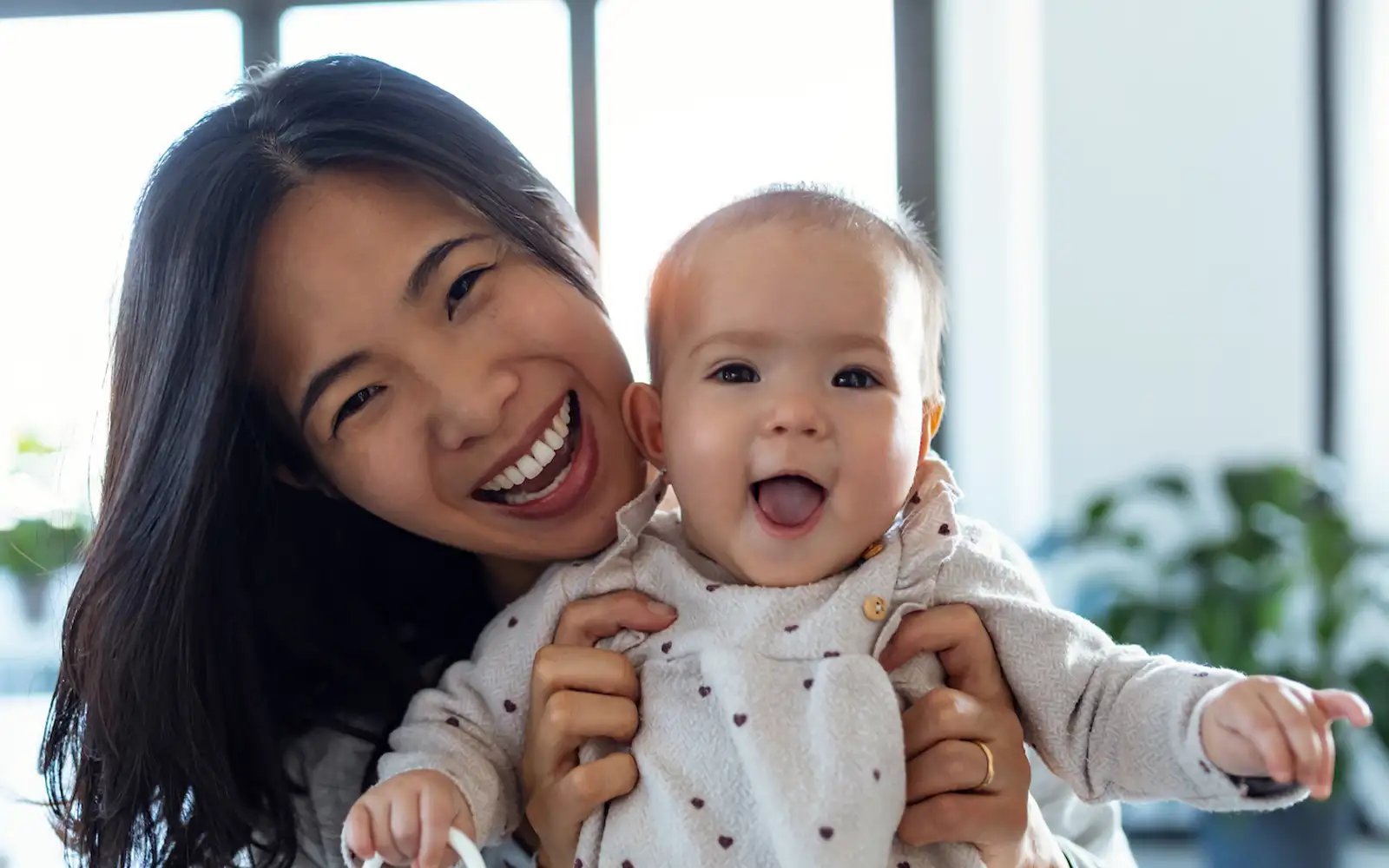 Babysitting services give travelling parents a night off in Japan