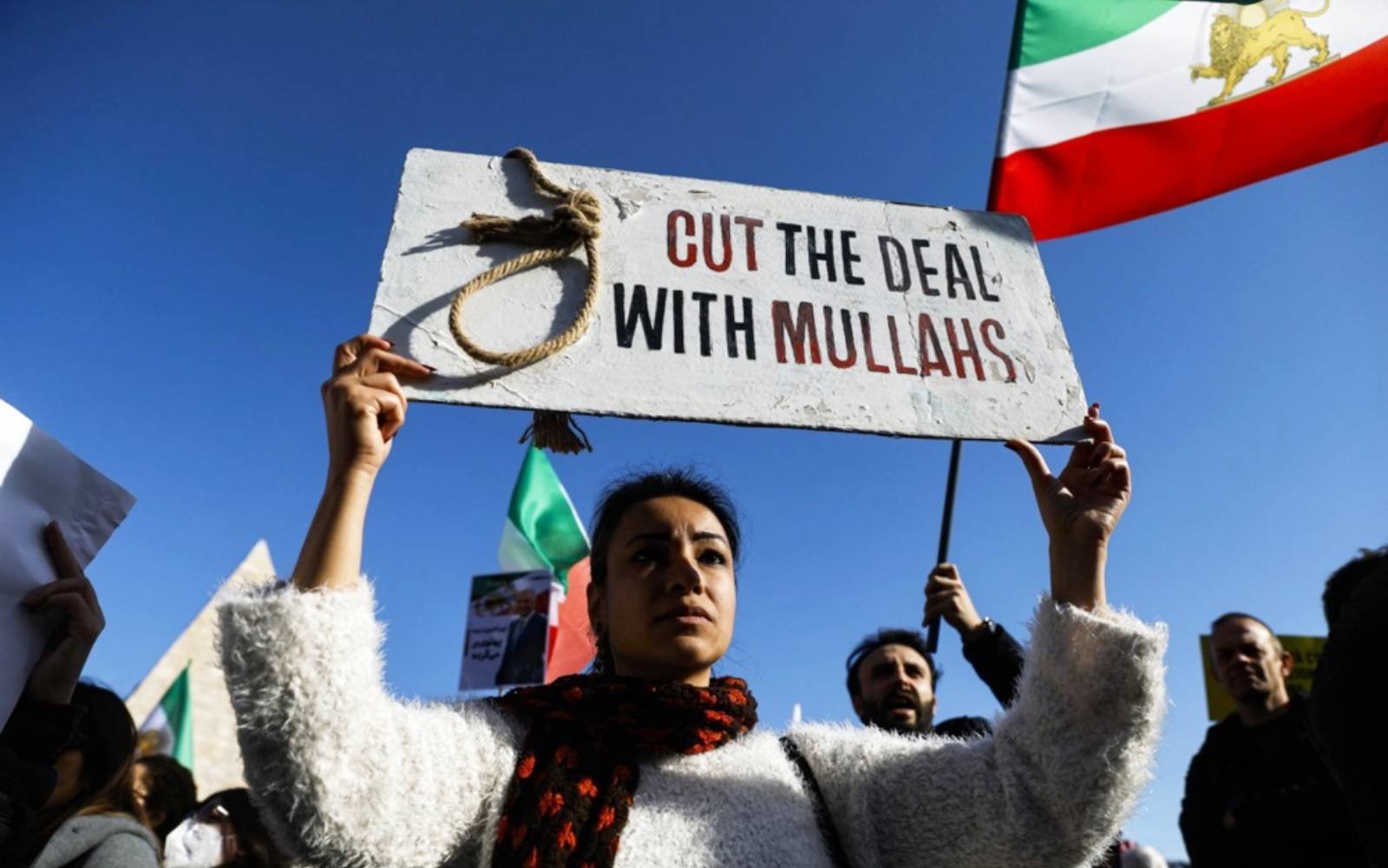 Limited internet returns in Iran after protest blackout