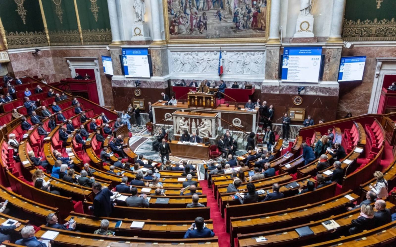 France’s National Assembly approves banning under-15s from social media
