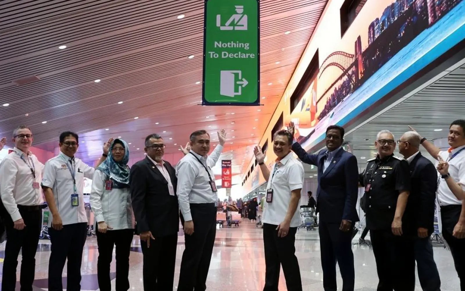 Laluan hijau tingkat kecekapan ketibaan penumpang KLIA