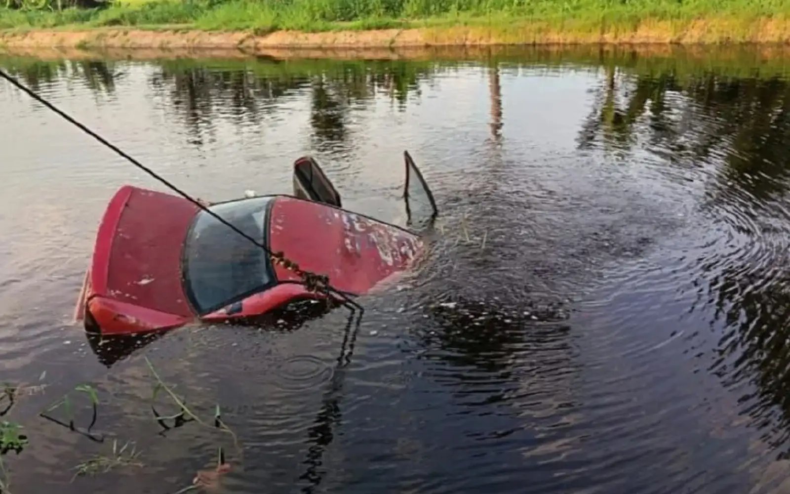 2 beradik maut kereta terjunam parit